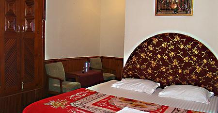 Hotel Chetna and Cottages